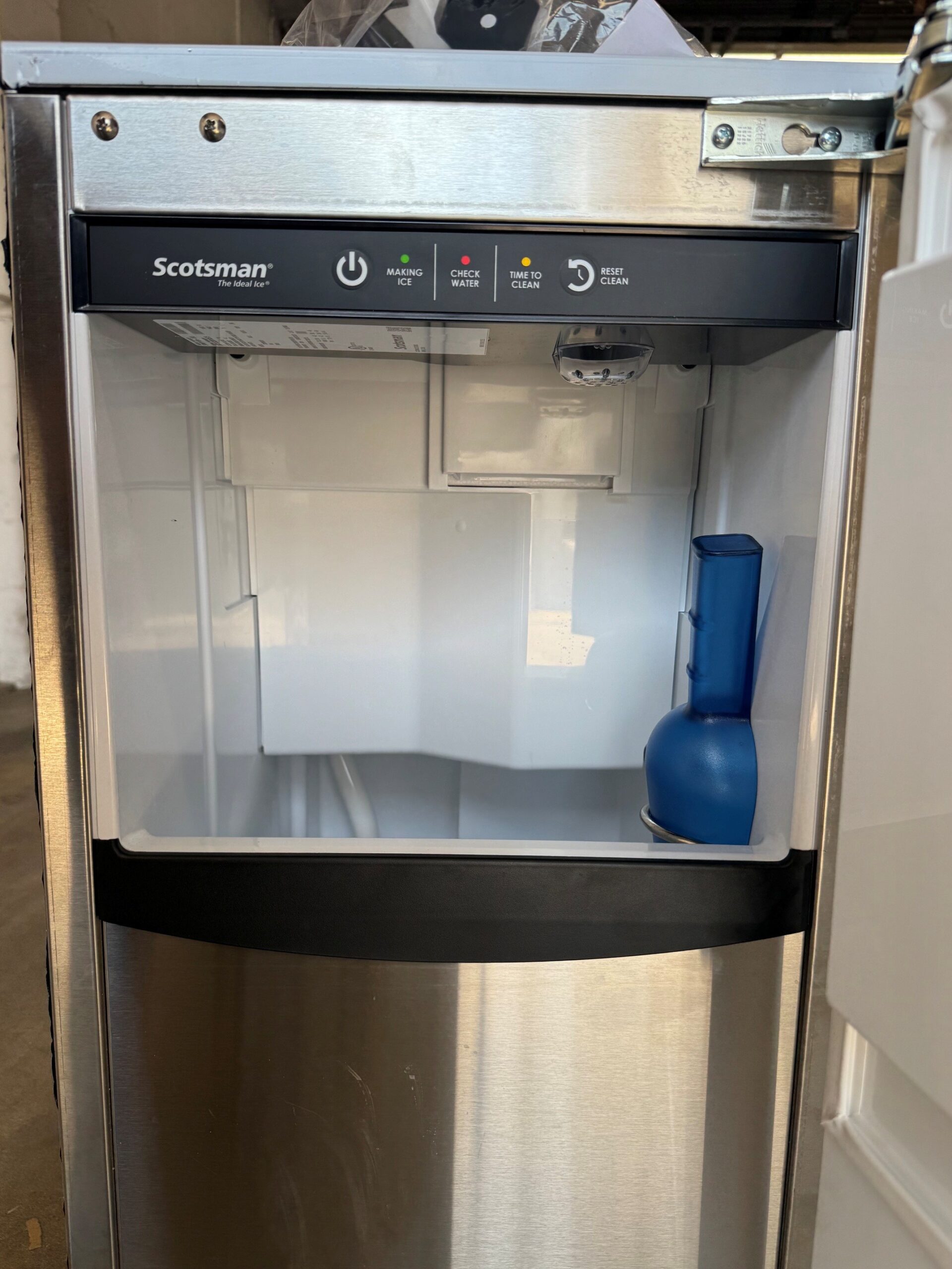 SCOTSMAN - Indoor/Outdoor Nugget Machine - Image 3